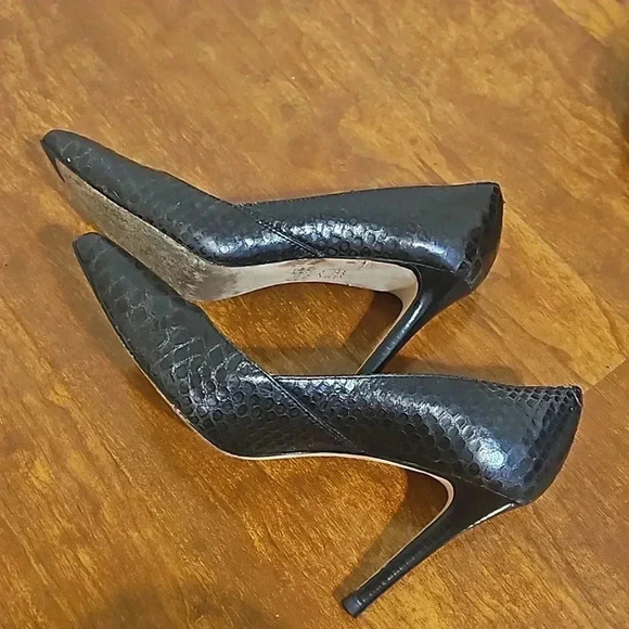 Johnston & Murphy Leather Heels - Picture 3 of 8